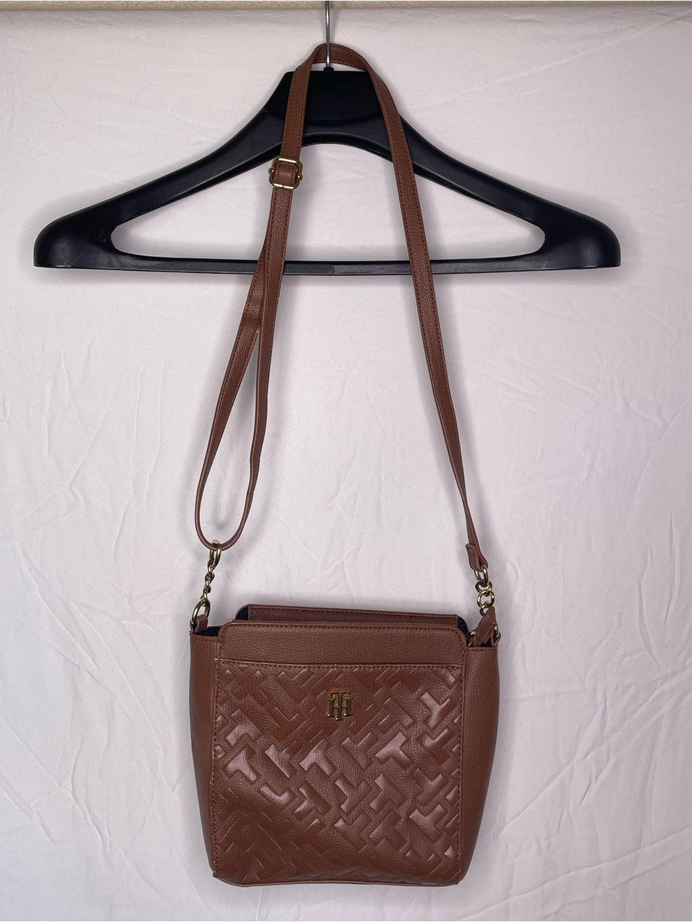 authentic Tommy Hilfiger Antonella II Crossbody Bag